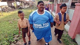 Worlds Fattest Boy Walks To School As Part Of New Regime [upl. by Devland]