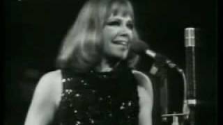 Hildegard Knef  Seeräuber Jenny  Pirate Jenny  liveflv [upl. by Burkle]