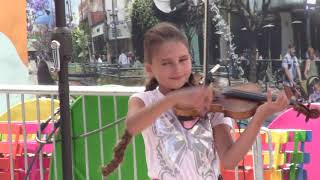 Karolina Peotsenko playing Violin on the street [upl. by Clarke]